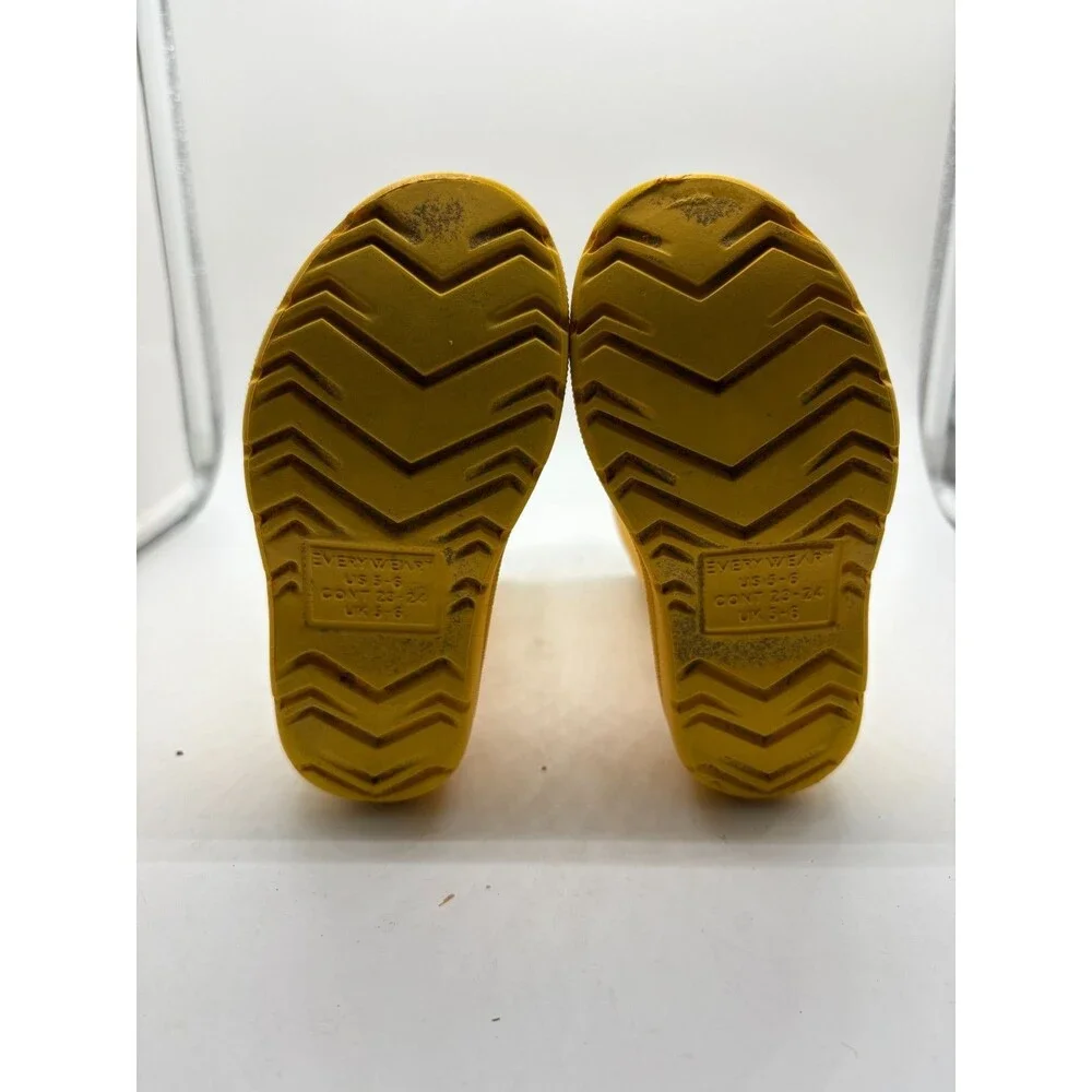 totes everywear yellow